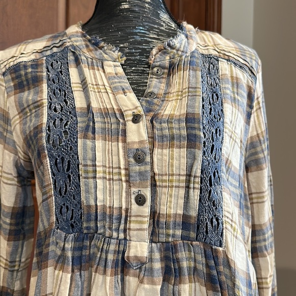 Flannel pleated button up long sleeve top - Picture 2 of 4